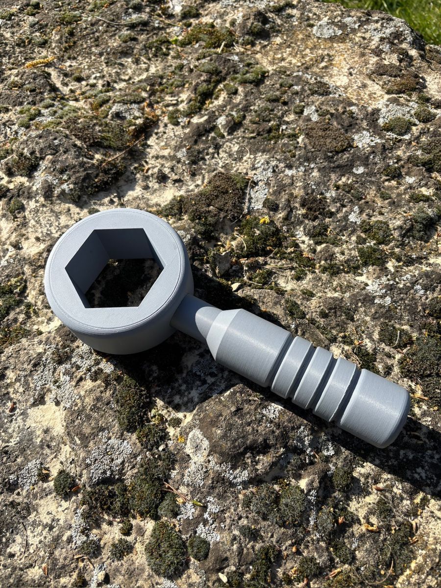 Magnifier side angle